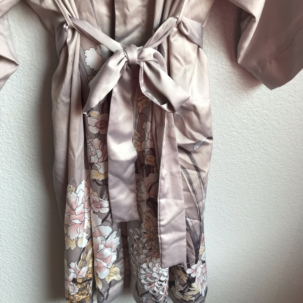 H&M Floral Robe - Picture 3 of 7